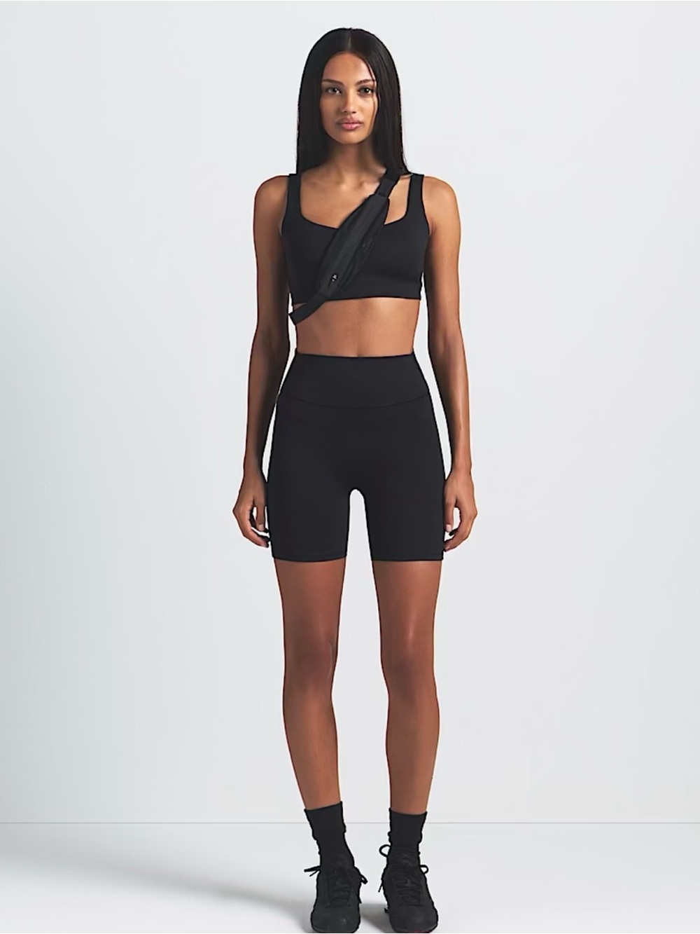 Nike SKIMS MATTE BIKER SHORT 5 INCH - Obsidian - Size Small